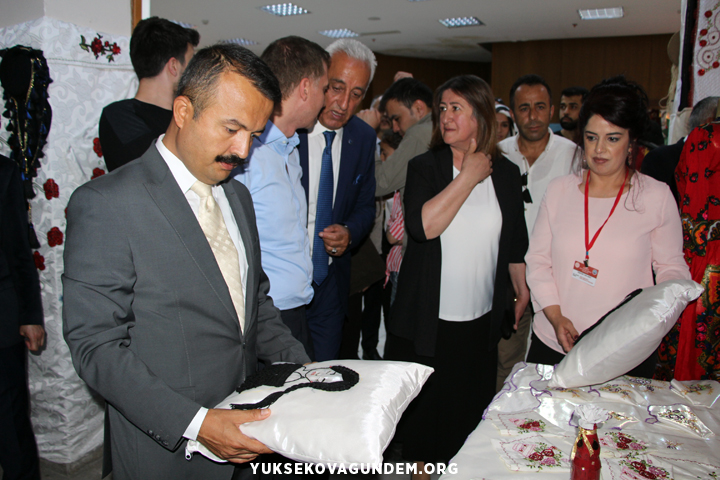 Yüksekova'da yıl sonu sergisi 21