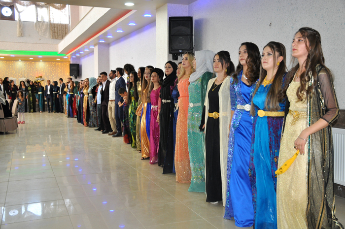Baykal ailesinin mutlu günü 33