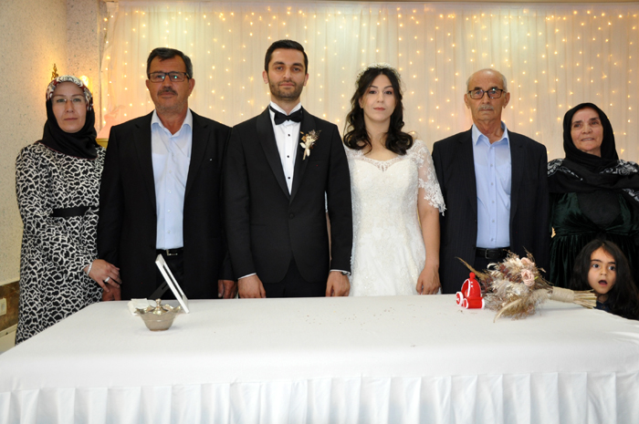 Baykal ailesinin mutlu günü 42