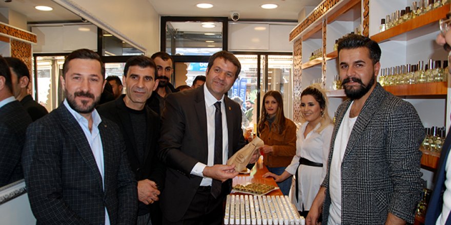 Yüksekova'da 2 yeni işyeri açıldı