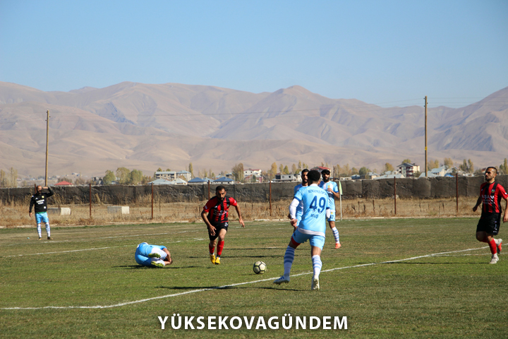 Yüksekova Belediyespor kendi evinde kazandı 10
