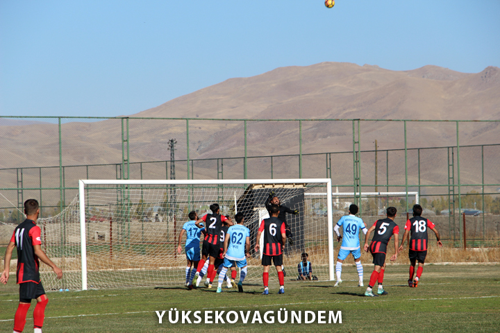 Yüksekova Belediyespor kendi evinde kazandı 15