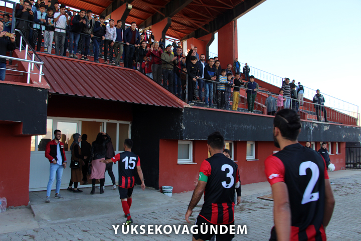 Yüksekova Belediyespor kendi evinde kazandı 19