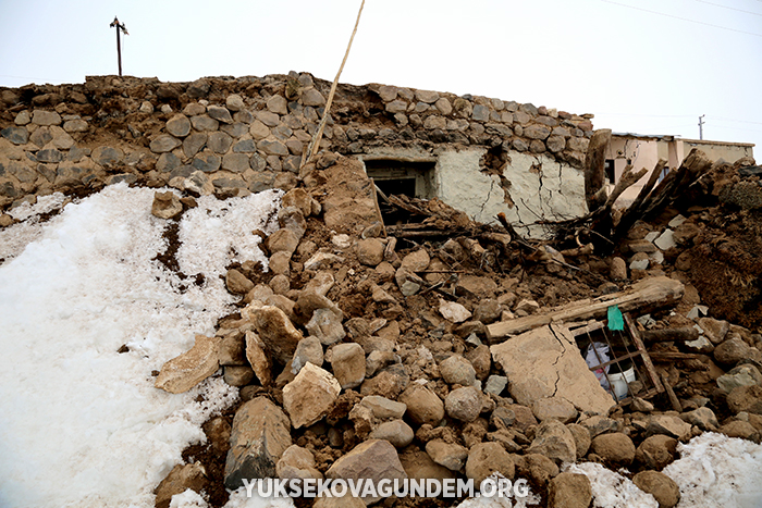 Fotoğraflarla Başkale depremi! 18