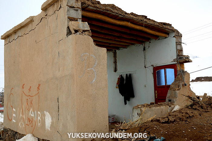 Fotoğraflarla Başkale depremi! 30