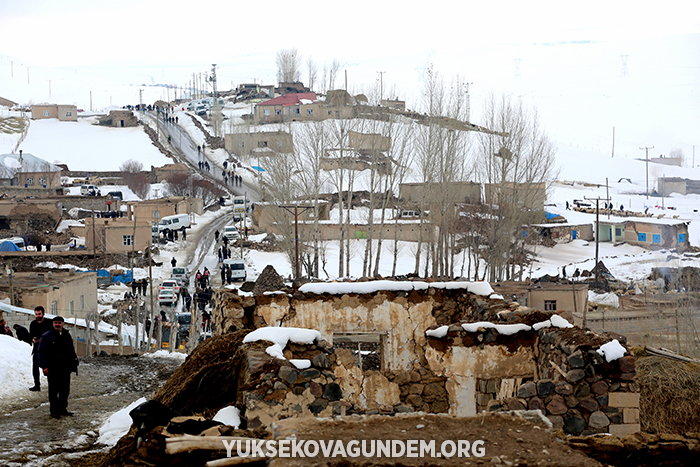 Fotoğraflarla Başkale depremi! 38