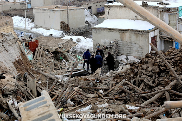 Fotoğraflarla Başkale depremi! 42