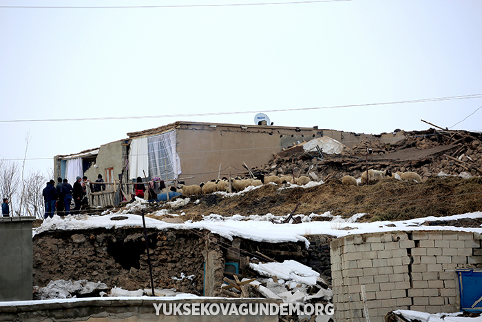 Fotoğraflarla Başkale depremi! 56