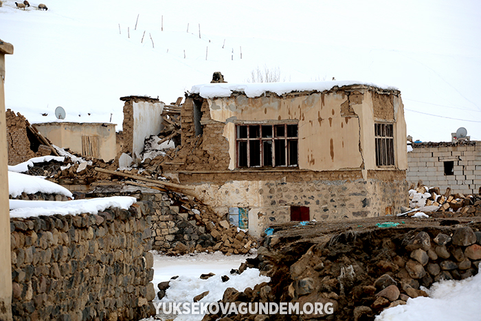 Fotoğraflarla Başkale depremi! 59