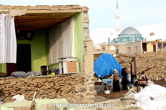Fotoğraflarla Başkale depremi! 65