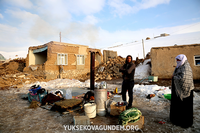 Fotoğraflarla Başkale depremi! 70