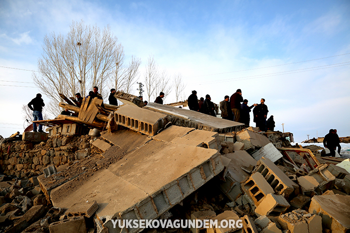 Fotoğraflarla Başkale depremi! 81