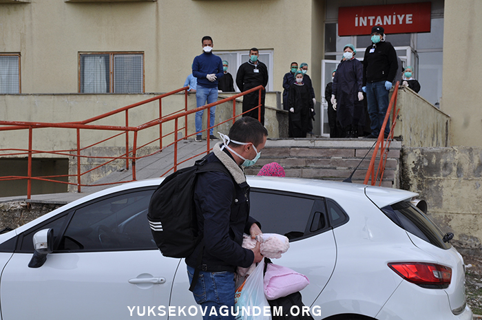 Yüksekova'da 3 Covid-19 hastası taburcu edildi 6