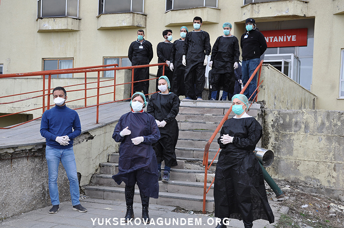 Yüksekova'da 3 Covid-19 hastası taburcu edildi 9