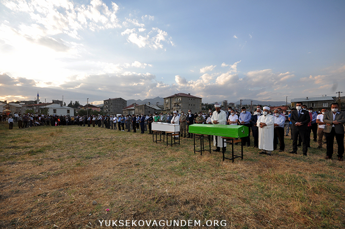Yüksekova'da hayatını kaybedenler toprağa verildi 16