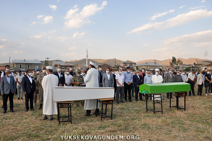 Yüksekova'da hayatını kaybedenler toprağa verildi 7