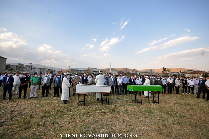 Yüksekova'da hayatını kaybedenler toprağa verildi 9