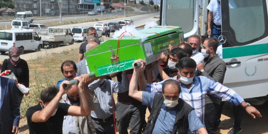 Yüksekova: Genç öğretmen duvağıyla son yolculuğuna uğurlandı