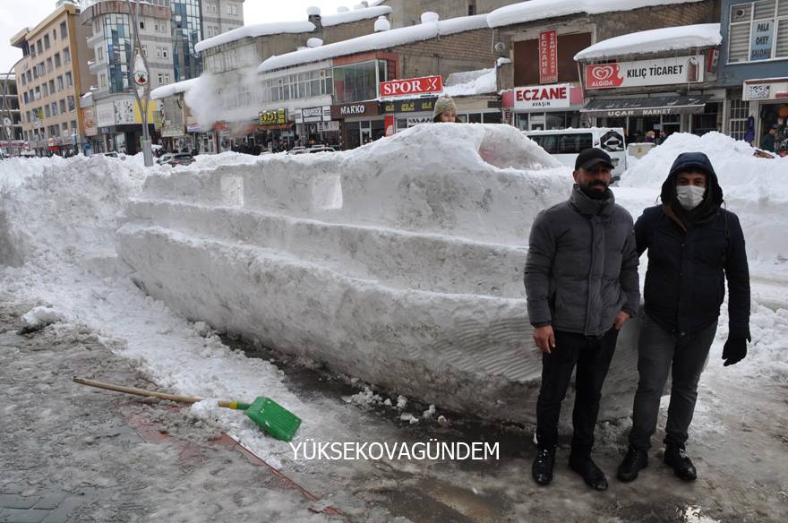 Yüksekova’da kardan gemi yoğun ilgi görüyor 14
