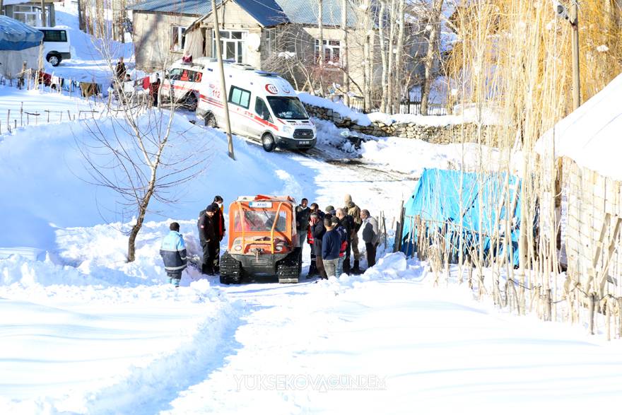 Yüksekova'da mahsur kalan vatandaş 4 saat sonra kurtarıldı 2