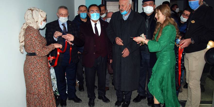 Yüksekova’da ‘Safir Man Lazer ve Epilasyon Merkezi’ Hizmete açıldı