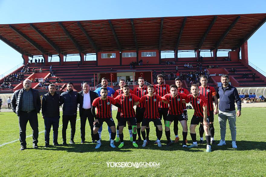 Yüksekova Belediyespor sahasında 4-2 mağlup oldu 1