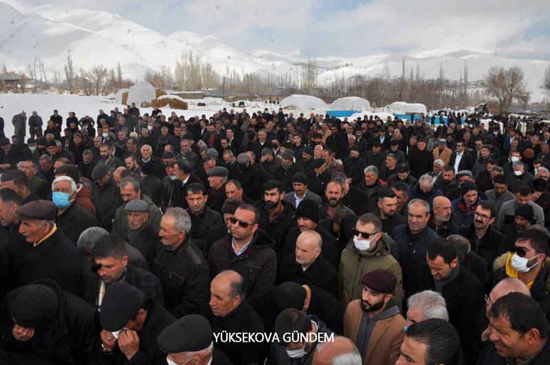 Pinyanişi Aşiret Lideri Osman Zeydan Toprağa verildi 13