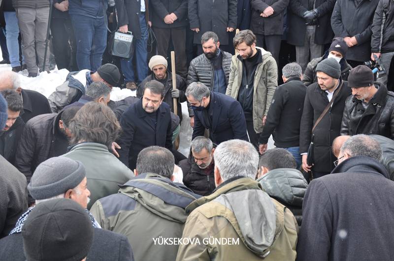 Pinyanişi Aşiret Lideri Osman Zeydan Toprağa verildi 7