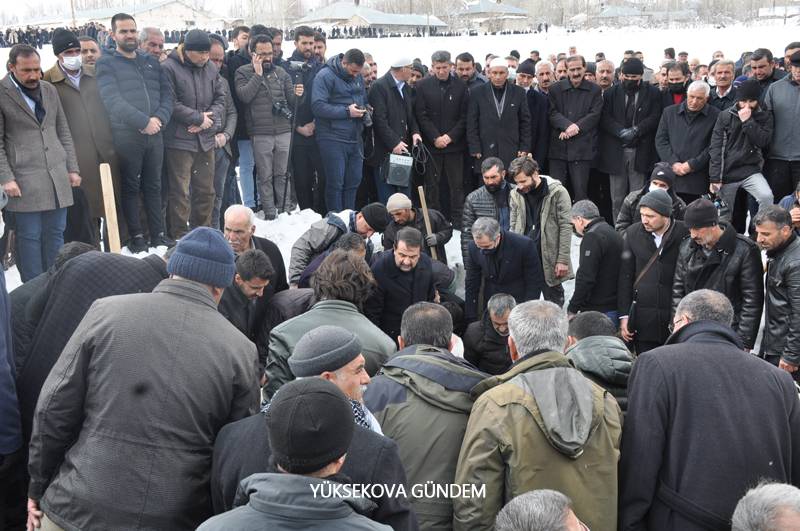Pinyanişi Aşiret Lideri Osman Zeydan Toprağa verildi 8
