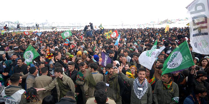 Yüksekova'da Newroz Kutlandı
