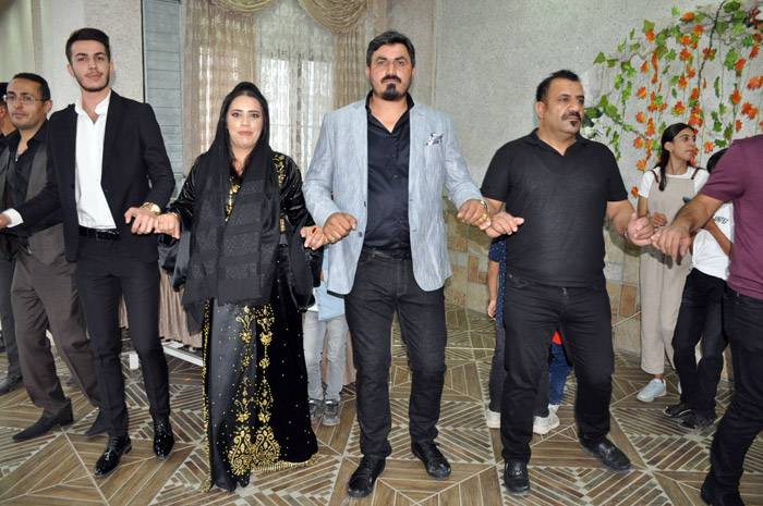 Öner ve Baykal Ailesinin mutlu günü 100