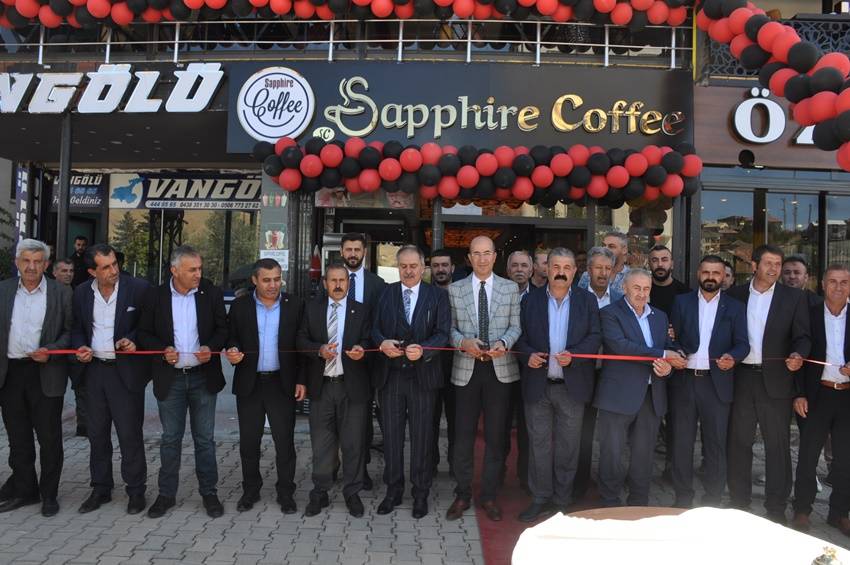 Yüksekova’da 'Sapphire Coffe’ İsimli İş Yeri Açıldı 1