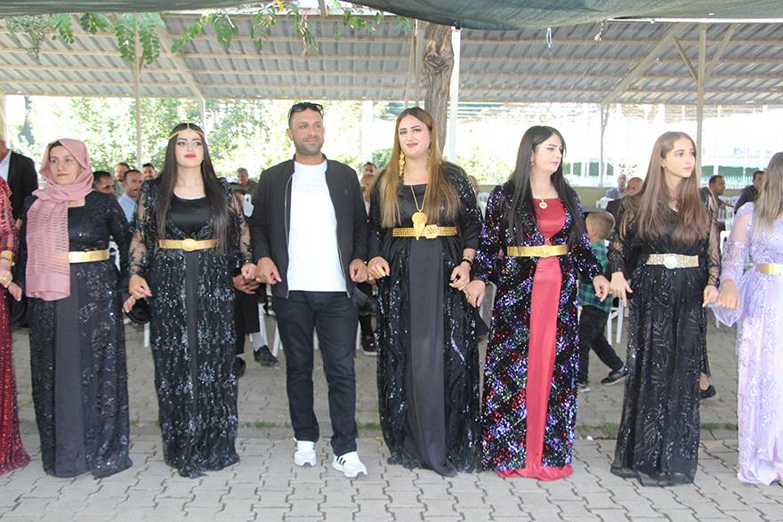 Yüksekova Düğünleri (04-17) Eylül 74