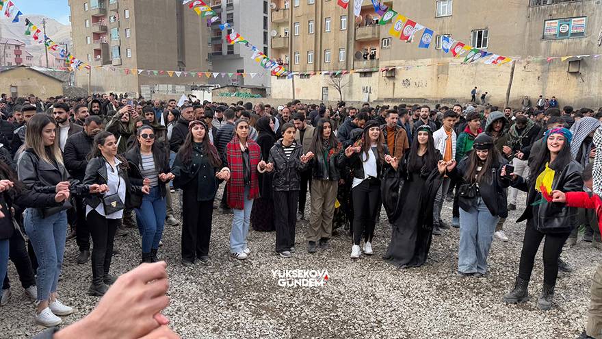 Yüksekova'da Newroz Kutlamaları 10 Yıl Sonra Yeniden Eski Cilo Saha 78
