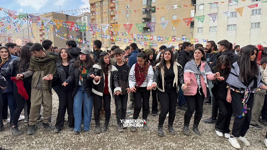 Yüksekova'da Newroz Kutlamaları 10 Yıl Sonra Yeniden Eski Cilo Saha 82