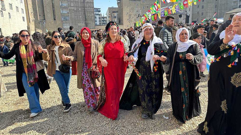 Yüksekova'da Newroz Kutlandı 27