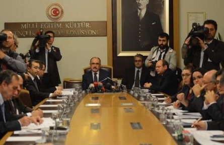 Demokratikleşme Paketi komisyondan geçti