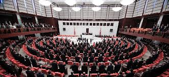 Adalet Komisyonu'nda 8 madde kabul edildi