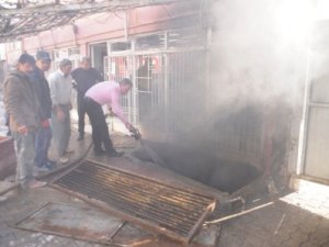 Cizre Belediye Eski Binasında Yangın Çıktı