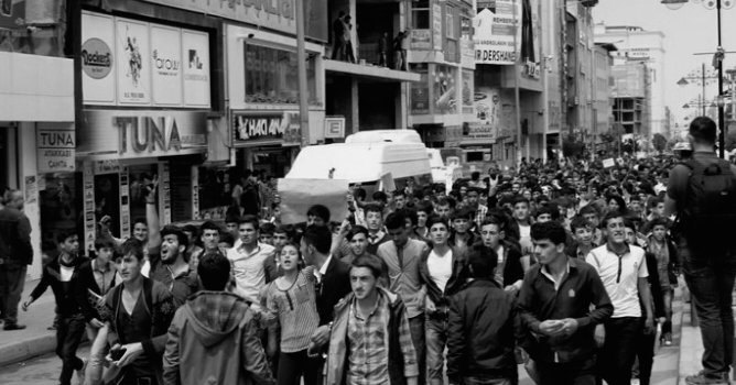 Van'da SOMA için Yürüyüşler Devam Ediyor