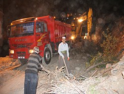 Belediyeden gece mesaisi