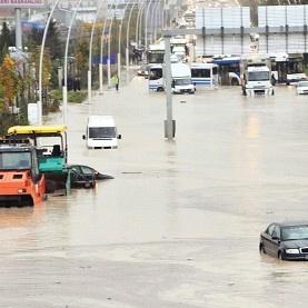 Ankara'da sel faciası: Çok sayıda yaralı var