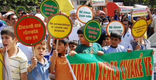 Kürtler ırkçı eğitim sistemine hayır diyor