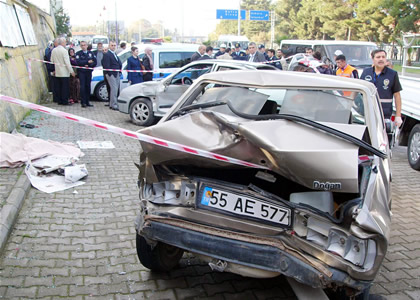 Özalpta Belediye Meclis üyeleri kaza yaptı : 4 yaralı