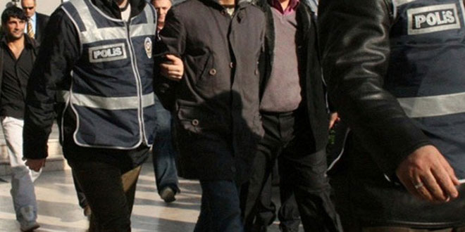 Kars ve Adanada 12 kişi gözaltına alındı