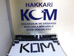 Emniyetten kaçak cep telefonu operasyonu