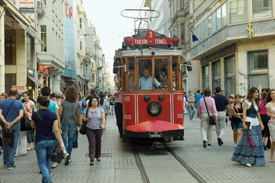 Türkiye'de Kadın Nüfusu Erkek Nüfusunu Yakaladı