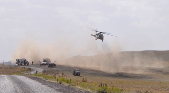 Kars'ta helikoptere saldırı!