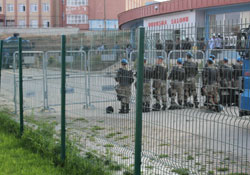 Silivri'de barikatlar yıkıldı