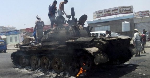Yemen'de Aden kenti için çatışmalar şiddetleniyor